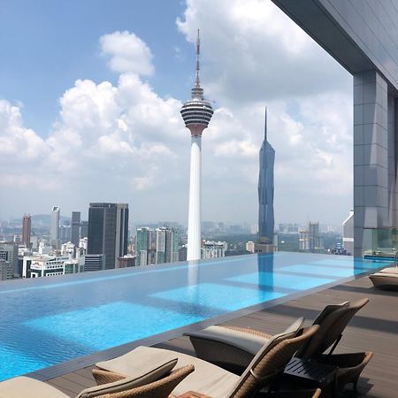 Platinum Klcc Pool View Apartment Kuala Lumpur Luaran gambar