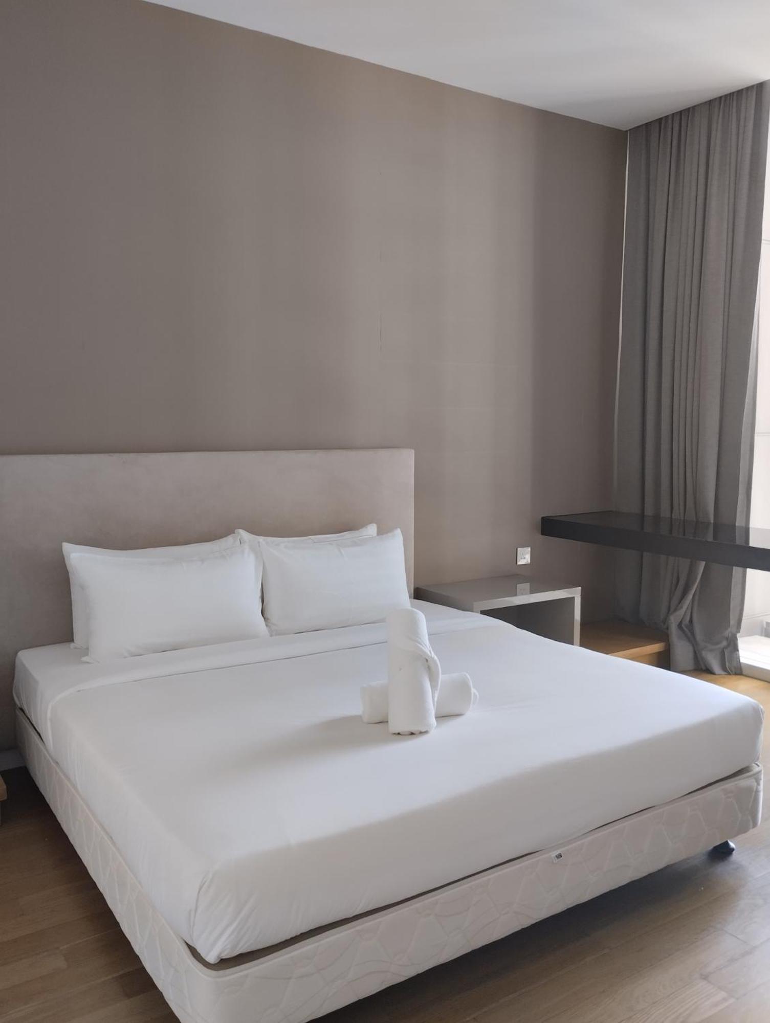 Platinum Klcc Pool View Apartment Kuala Lumpur Luaran gambar