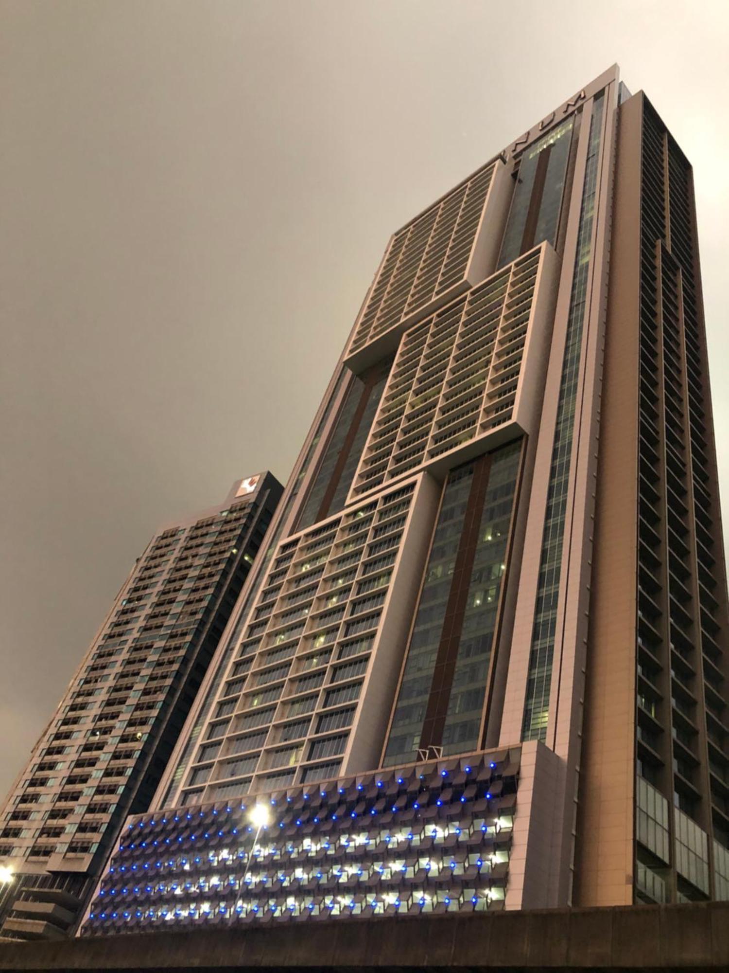 Platinum Klcc Pool View Apartment Kuala Lumpur Luaran gambar