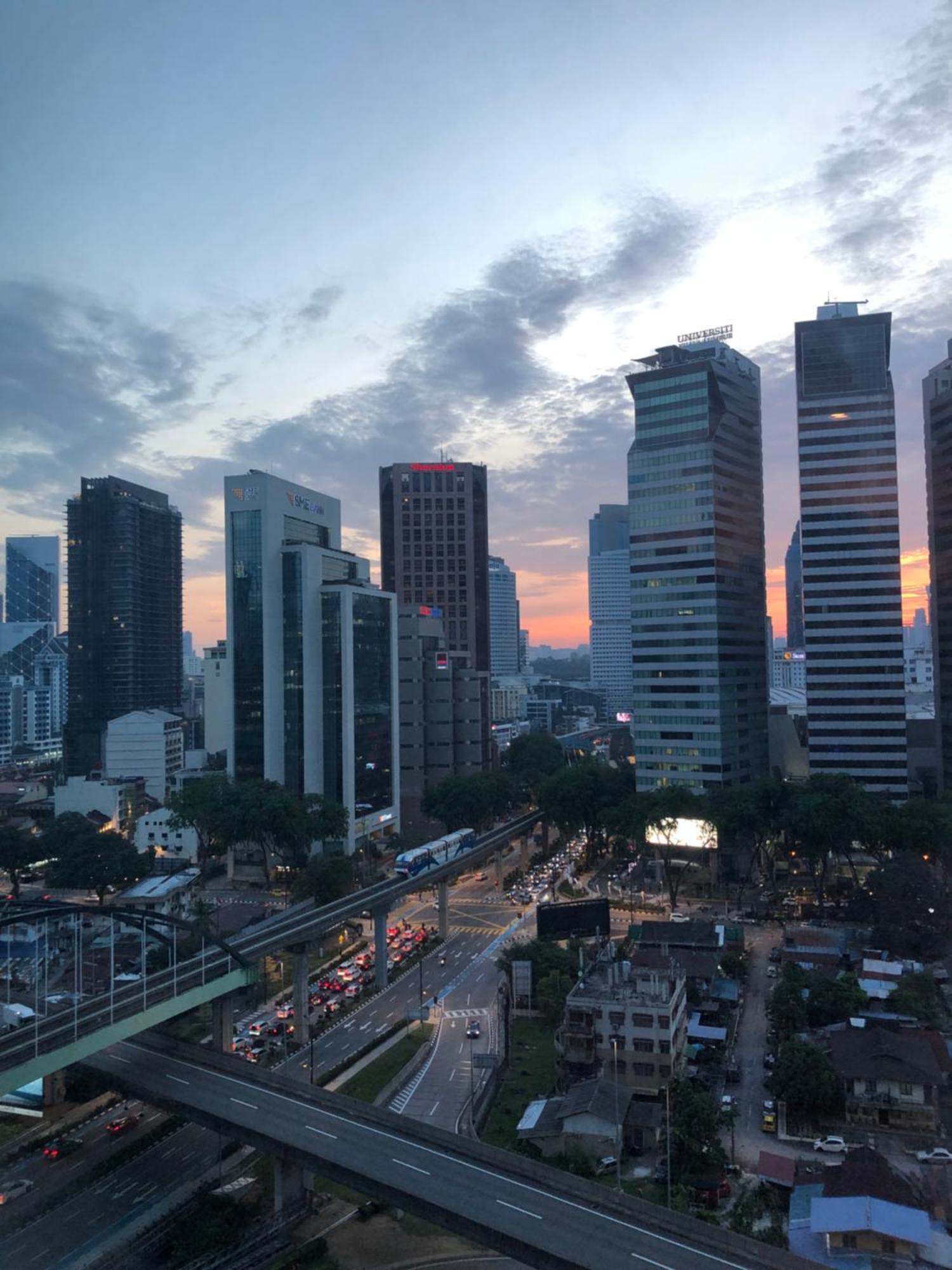 Platinum Klcc Pool View Apartment Kuala Lumpur Luaran gambar