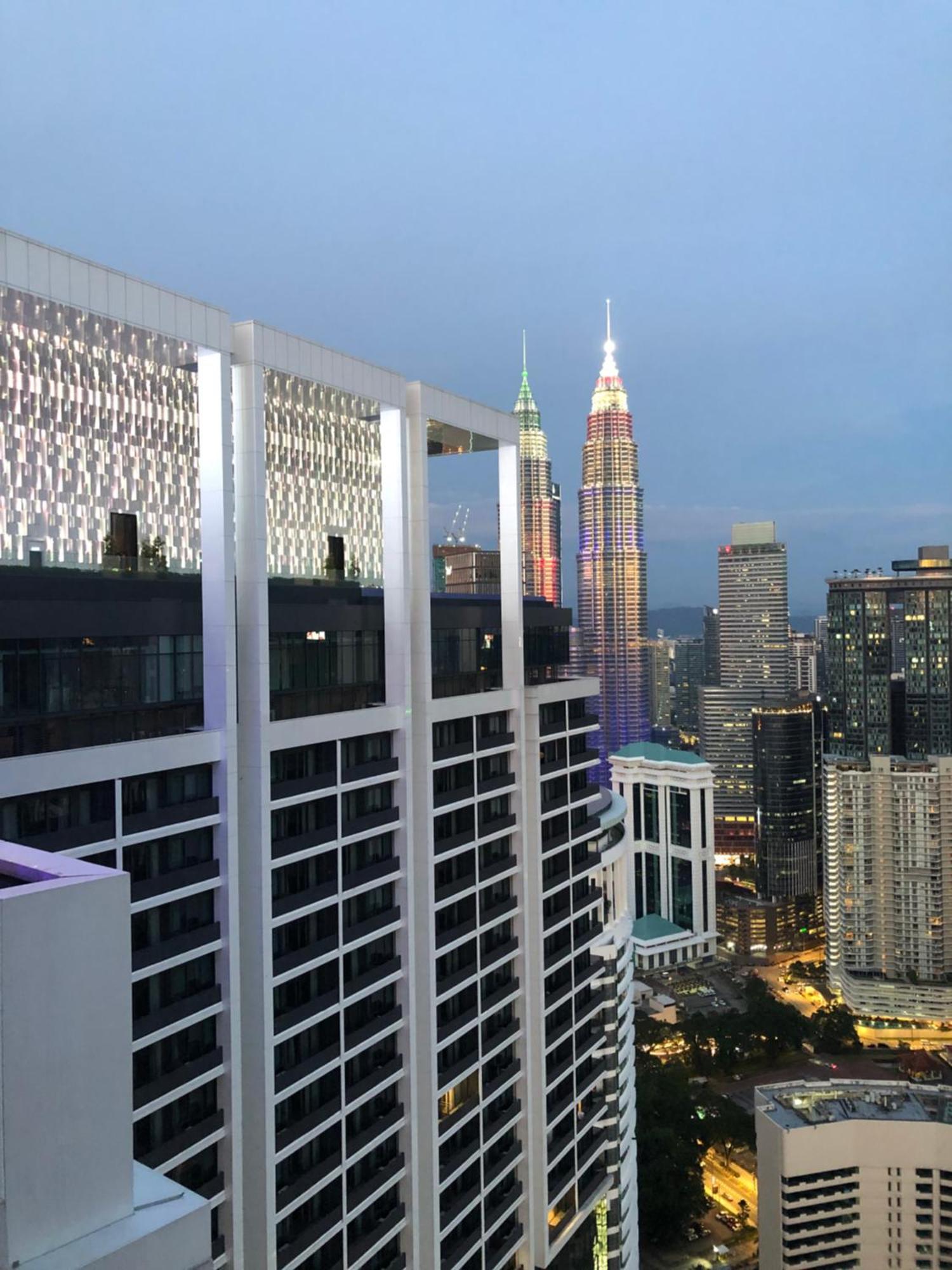 Platinum Klcc Pool View Apartment Kuala Lumpur Luaran gambar