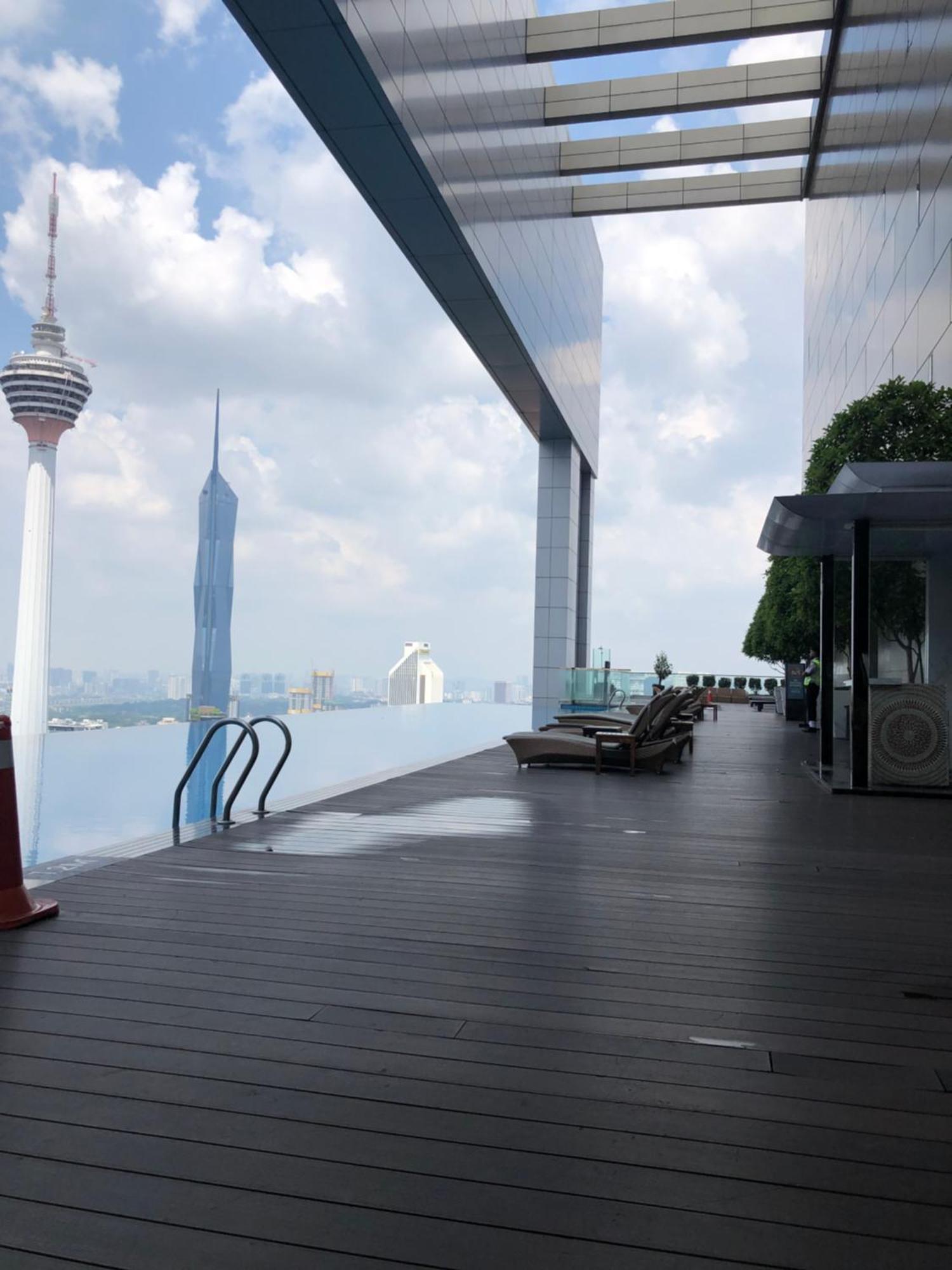 Platinum Klcc Pool View Apartment Kuala Lumpur Luaran gambar