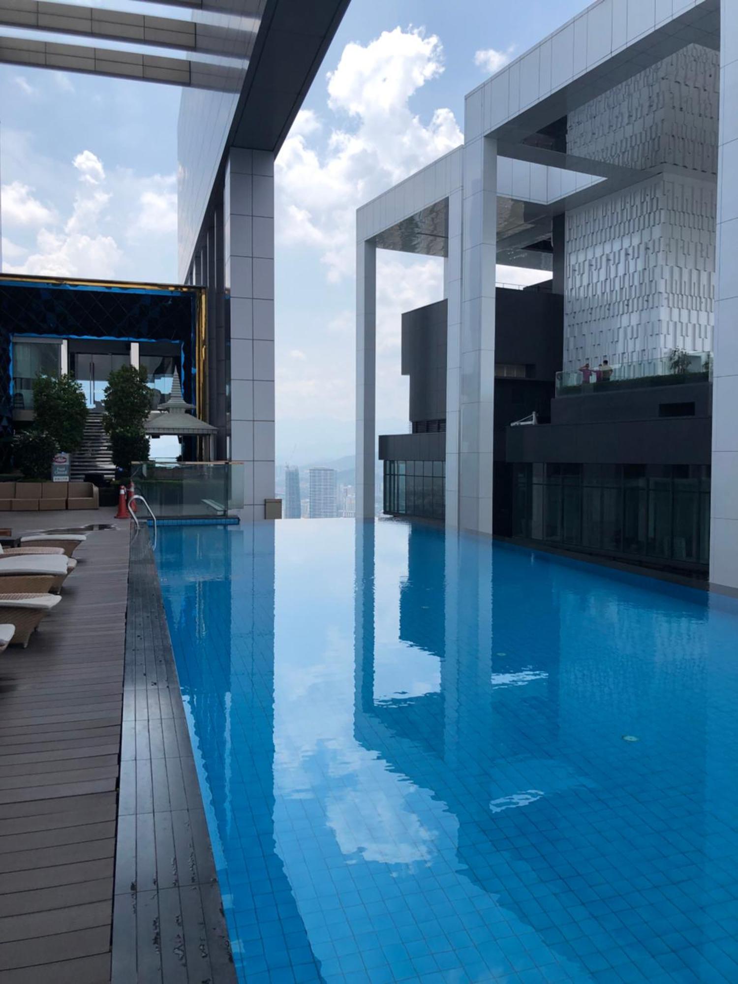 Platinum Klcc Pool View Apartment Kuala Lumpur Luaran gambar