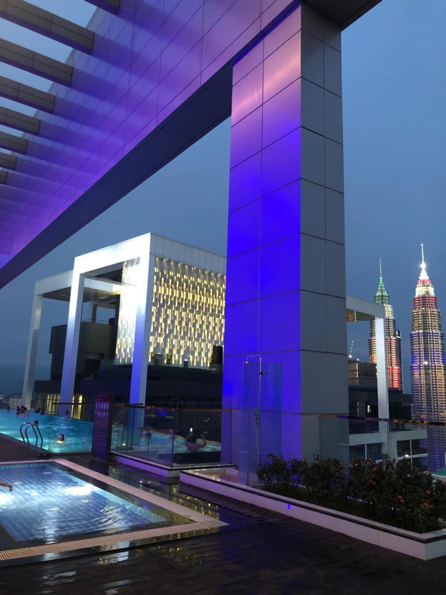 Platinum Klcc Pool View Apartment Kuala Lumpur Luaran gambar