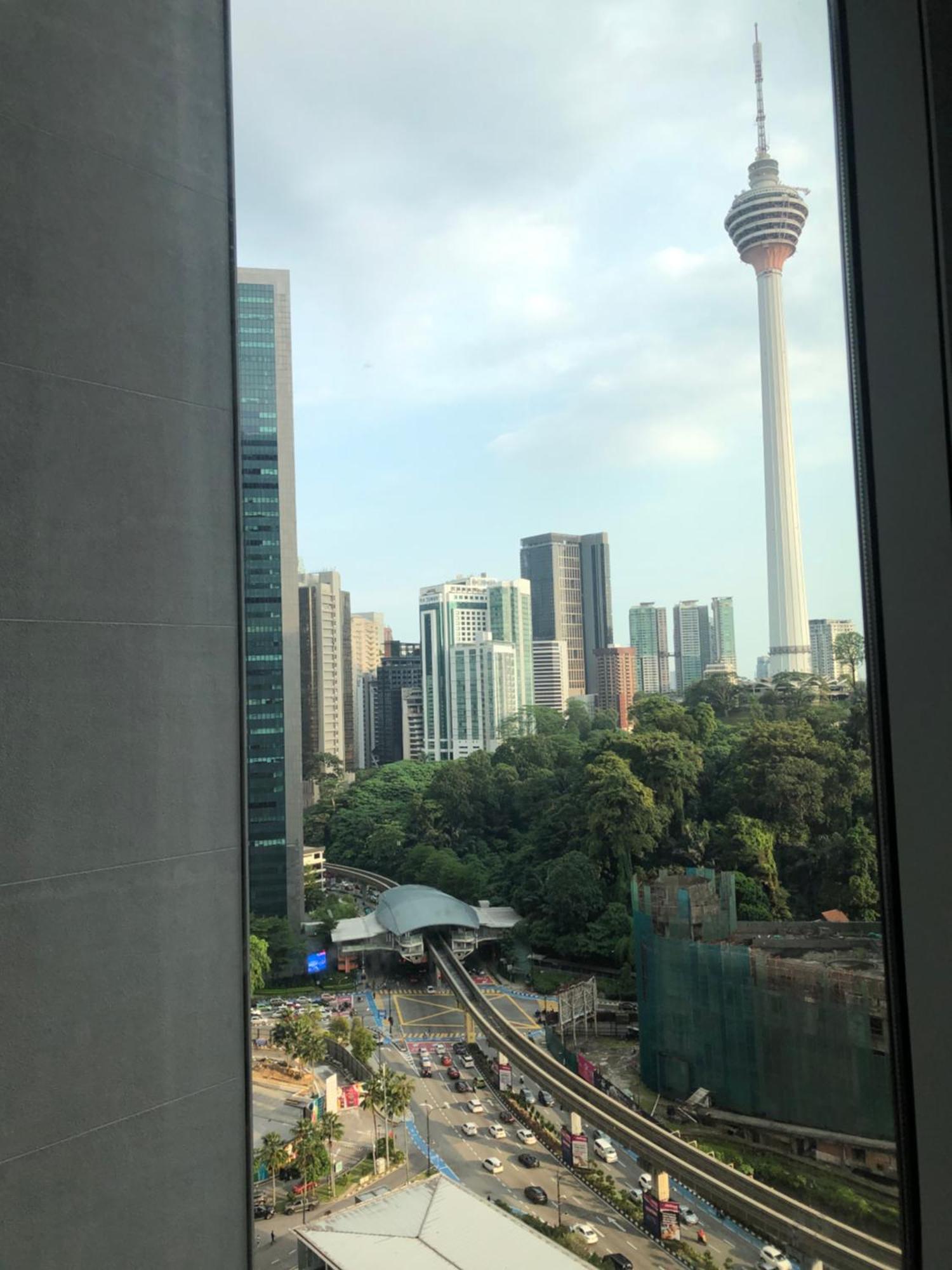 Platinum Klcc Pool View Apartment Kuala Lumpur Luaran gambar