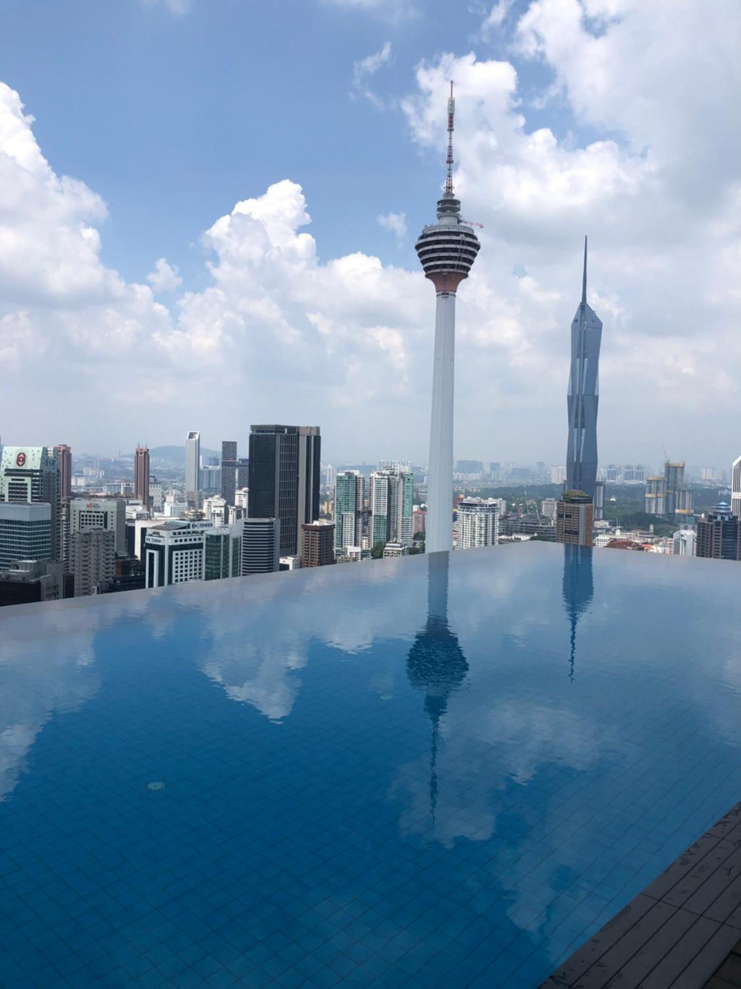 Platinum Klcc Pool View Apartment Kuala Lumpur Luaran gambar