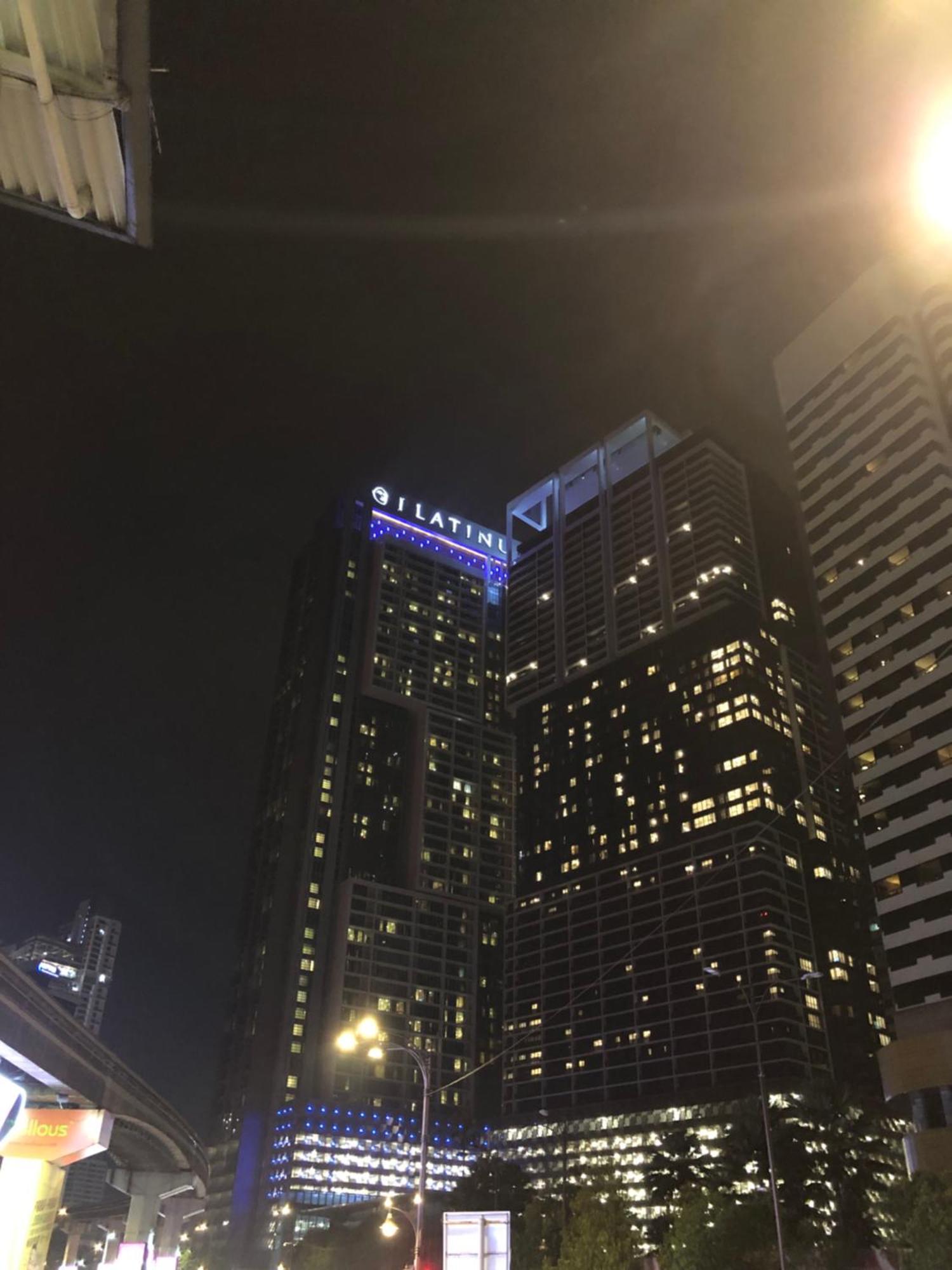 Platinum Klcc Pool View Apartment Kuala Lumpur Luaran gambar
