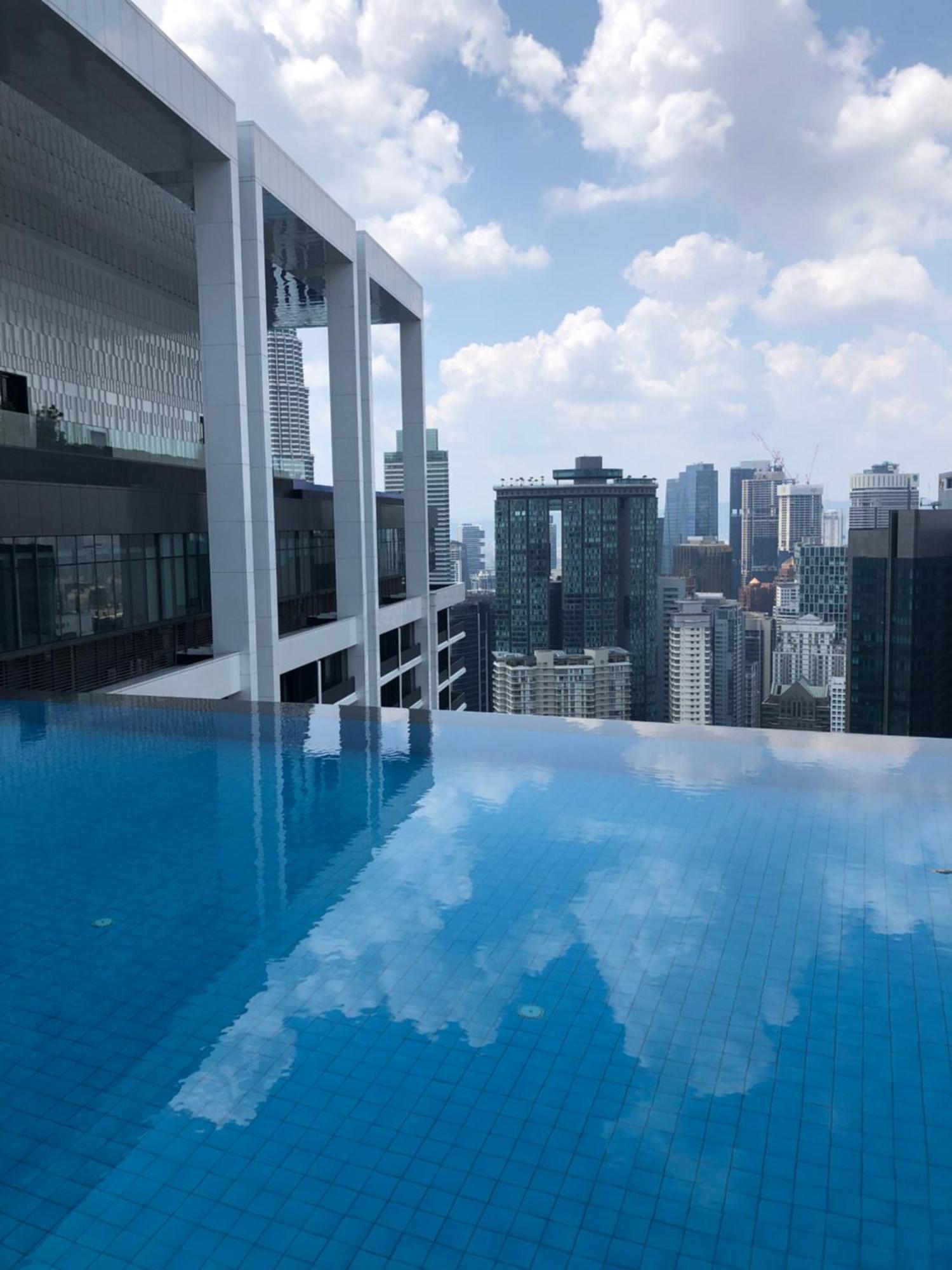 Platinum Klcc Pool View Apartment Kuala Lumpur Luaran gambar