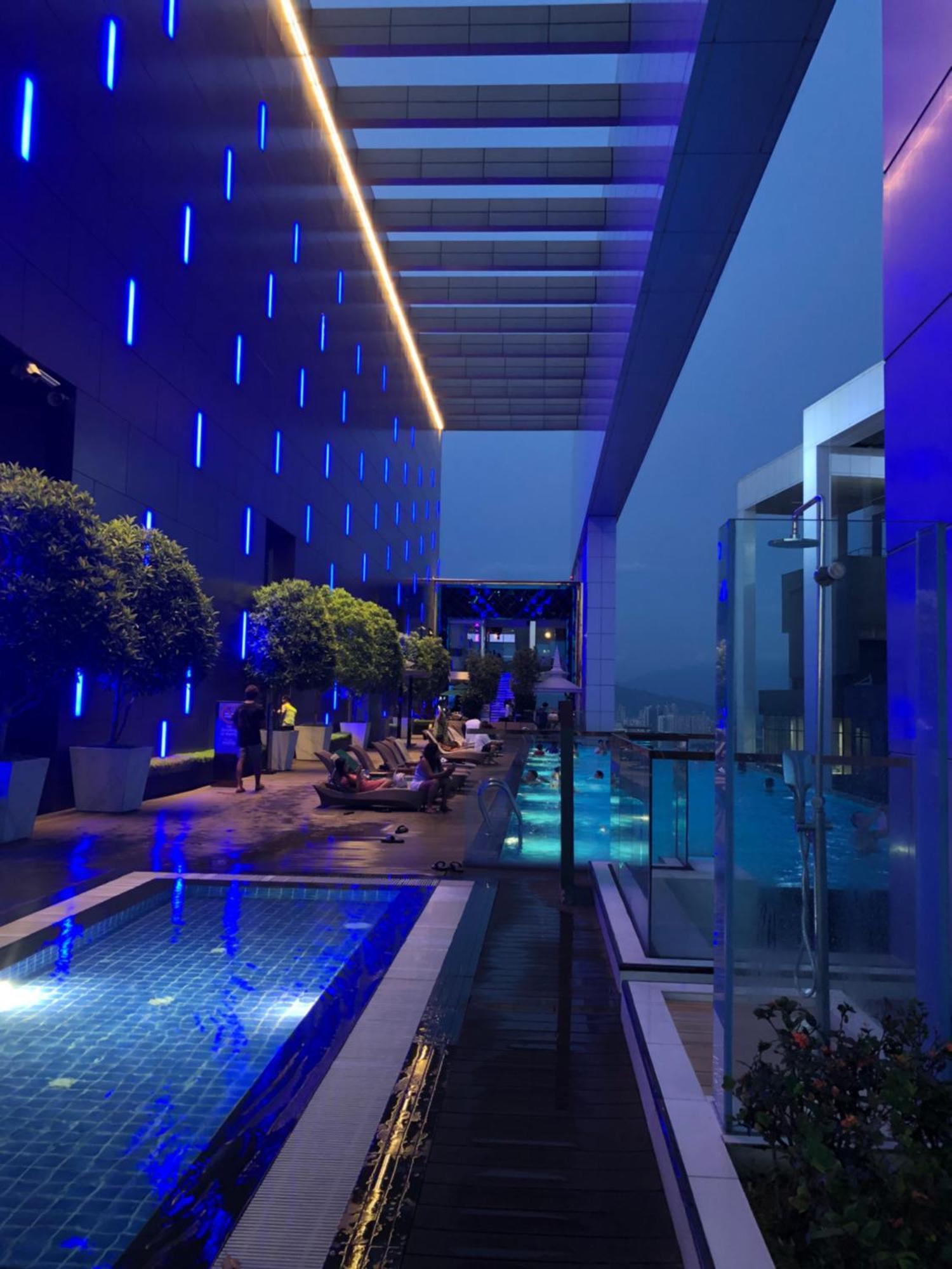 Platinum Klcc Pool View Apartment Kuala Lumpur Luaran gambar