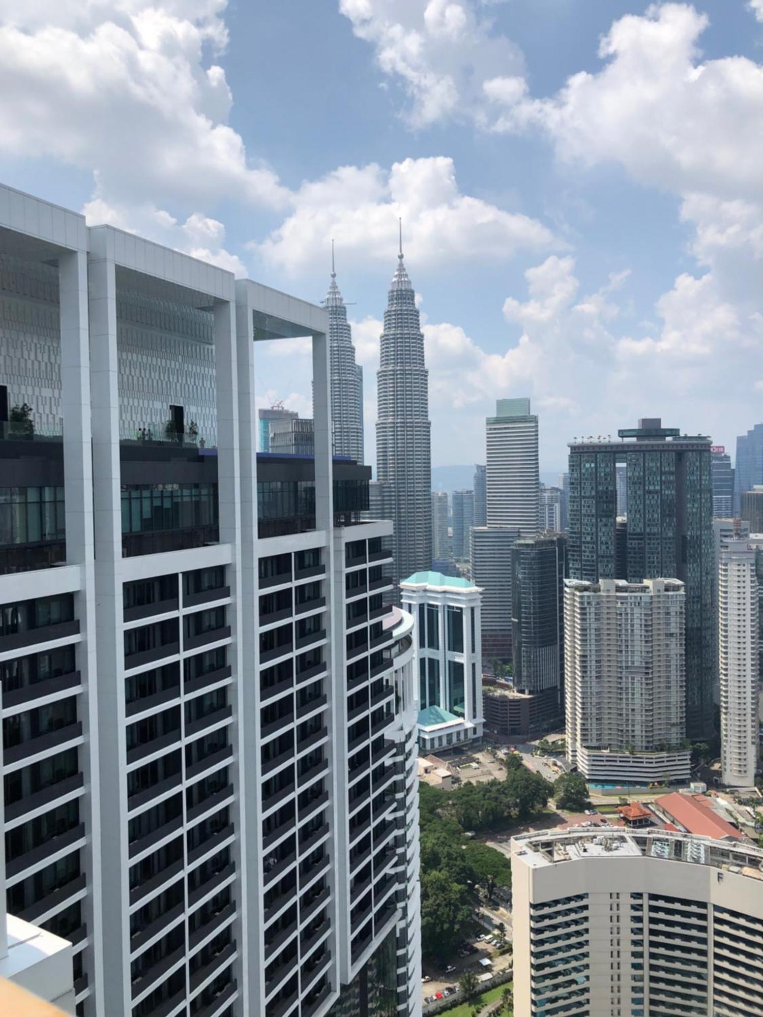 Platinum Klcc Pool View Apartment Kuala Lumpur Luaran gambar