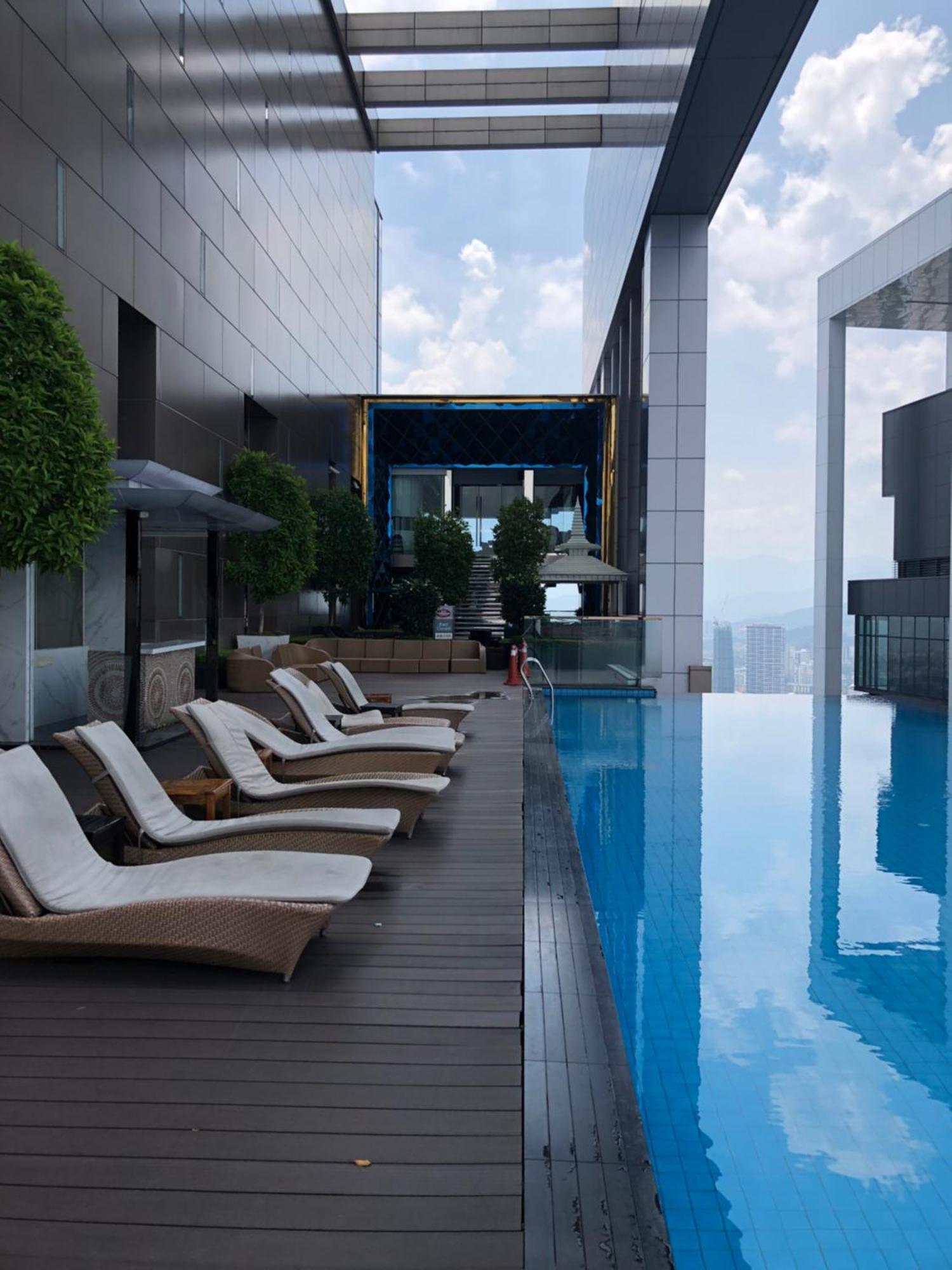 Platinum Klcc Pool View Apartment Kuala Lumpur Luaran gambar