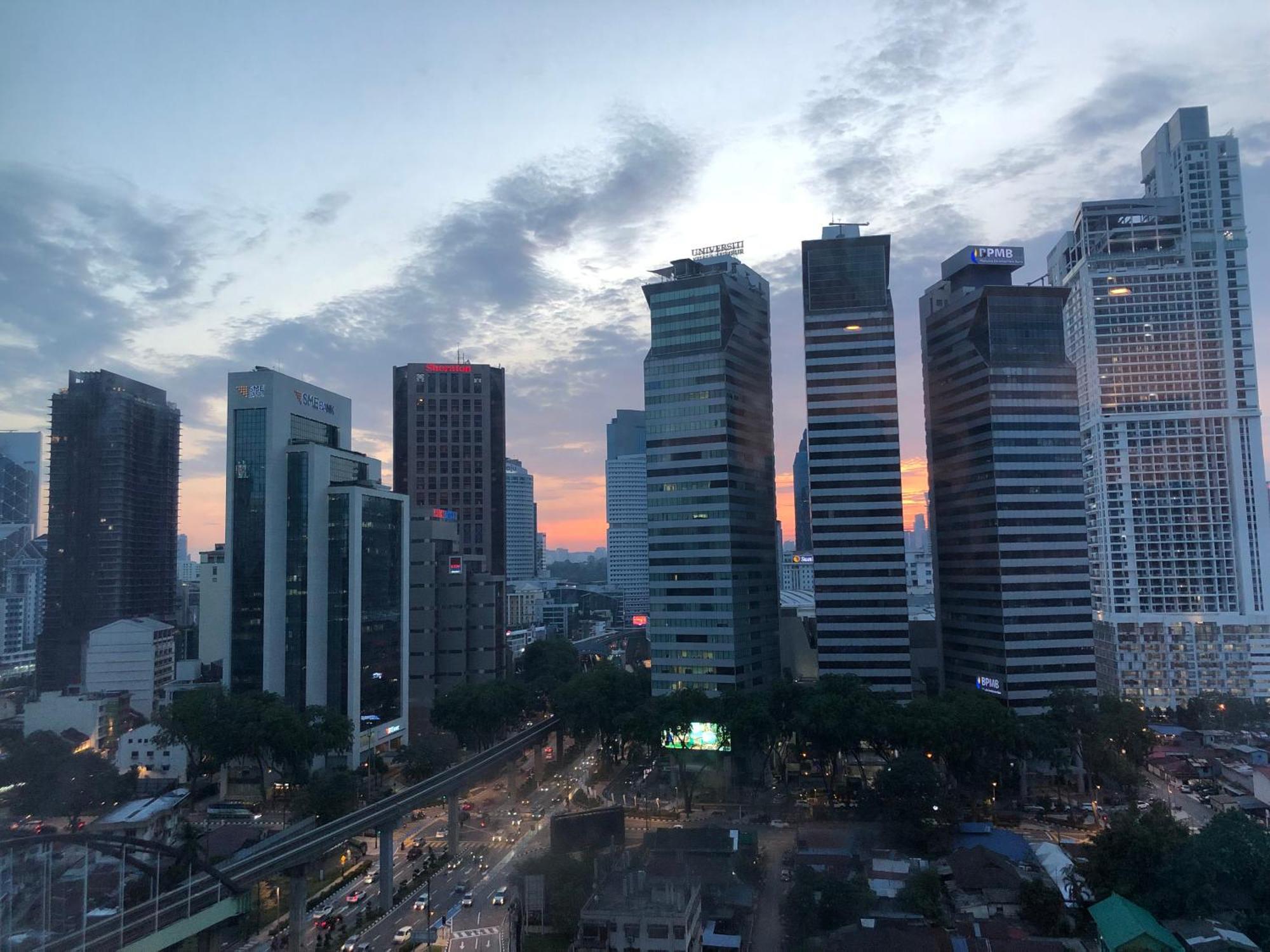 Platinum Klcc Pool View Apartment Kuala Lumpur Luaran gambar