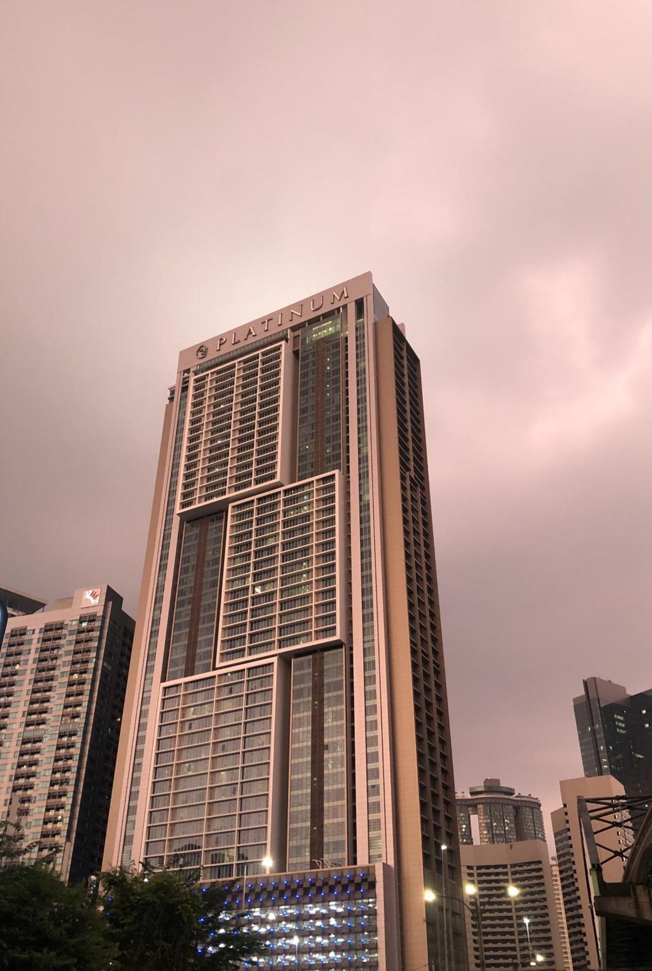 Platinum Klcc Pool View Apartment Kuala Lumpur Luaran gambar