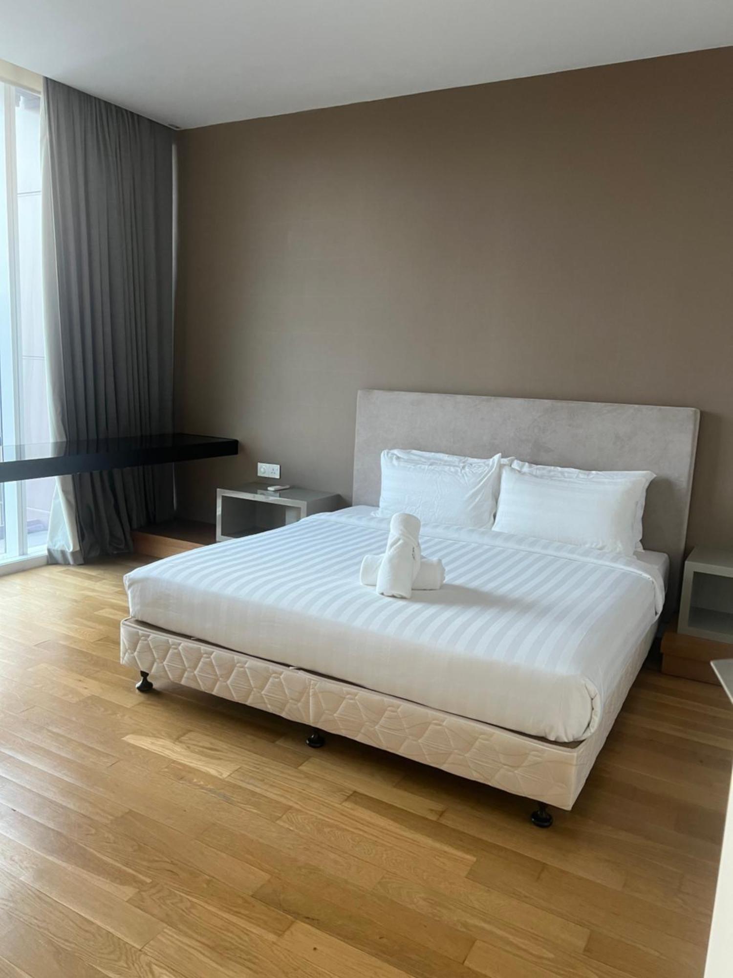 Platinum Klcc Pool View Apartment Kuala Lumpur Luaran gambar